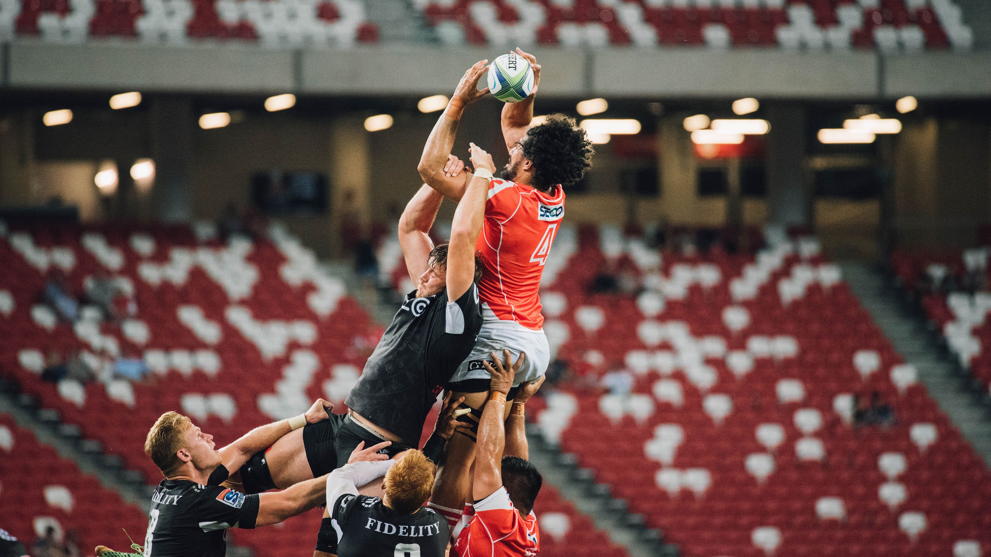 湖人前锋参与综艺节目展现幽默一面,湖人现役大前锋