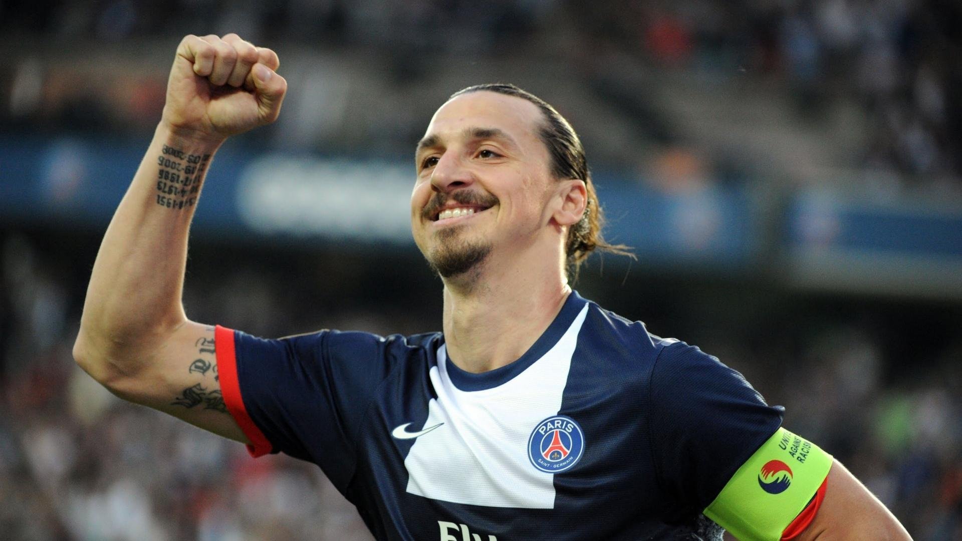 比赛高潮集锦:每个瞬间都令人血脉喷张,形容比赛到了高潮的成语